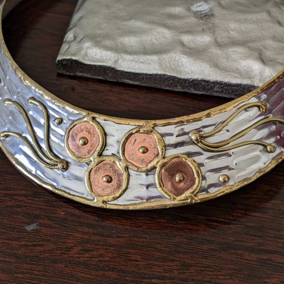 Collar Style Necklace Silver-Gold-Rose Metals - Picture 3 of 5